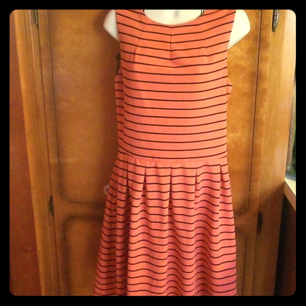 Peach and black mossimo dress with pockets
